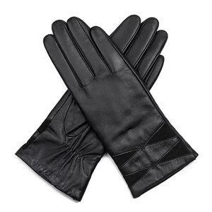 Gants de performance de pointe conçus pour le style, le confort et une présentation de haute qualité - Product Image 5