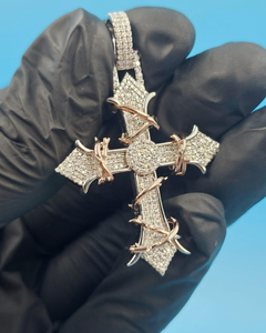 Colgante de Moissanita Cruzada, Regalo Religioso de Fe Cristiana, Plata 925 Certificada, Lujo Iced Estilo Hip Hop Rapper - Product Image 1