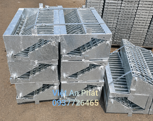 Grille de drainage en acier galvanisé pour caniveau |   Grille de bac de récupération robuste - Product Image 1