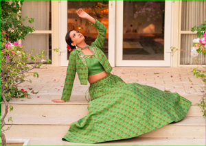 Conjunto de Chaqueta y Lehenga Verde Tota Fusion - Product Image 4