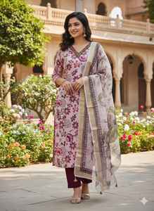 New Trending Luxury Kolkata Style Reversible Summer Spring Winter Party Premium <b>Bamboo</b> <b>Fiber</b> Muslin Print Women's Kurta / Kurti - Product Image 4