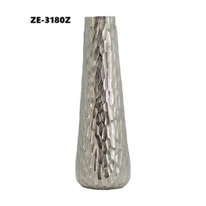 Vase de sol en céramique moderne Art Déco, design côtelé fait main, finition dorée, pot de plante décoratif pour l'intérieur/l'extérieur, pour la maison - Product Image 6