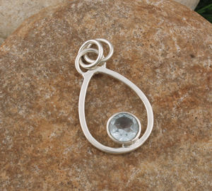 Collier minimaliste vintage avec pendentif en topaze bleue, argent sterling 925 plaqué platine, petite pierre précieuse, charme, bijoux superposables - Product Image 2