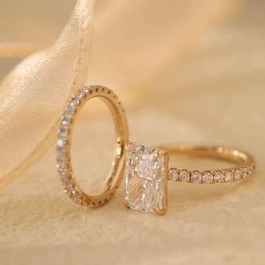 แหวนเพชรทรงรัศมี 3 กะรัต เพชรเลี้ยงในห้องปฏิบัติการ รับรองโดย IGI ทองคำแท้ 14K สีเหลืองทอง ชุดเครื่องประดับเจ้าสาวสุดหรู แหวนเพชรเม็ดเดี่ยวทรงตัวยูประดับเพชรแบบพาเว่ - Product Image 4