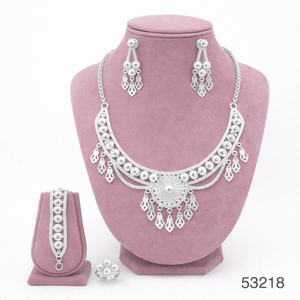 MOLL JEWELLERS - Cadena de Eslabones con Diseño de Hojas, Chapada en Oro, con Circonitas Naturales, para Mujer, Elegante y Moderna, Certificada por Terceros - Product Image 3