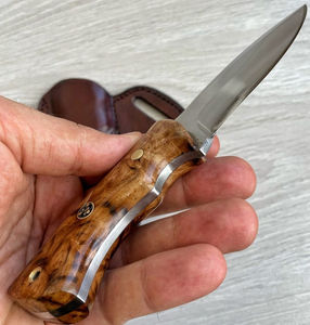 Couteau de chasse Skinner en acier J2 de haute qualité, 8 pouces, lame pleine longueur à pointe tombante, personnalisable OEM, manche en cuir et bois d'olivier - Product Image 5