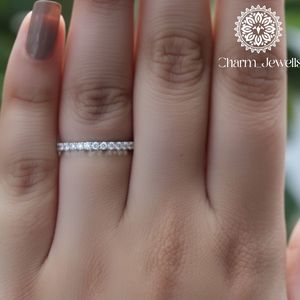 Bague Classique Femme Charm Jewells Certifiée IGI, 3 grammes, Plaqué Or Argenté, Moissanite Taille Coussin, Sertissage à Griffes, Bague d'Éternité - Product Image 5