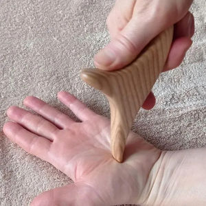 Grattoir de massage Gua Sha en bois naturel pour les soins de la peau, du visage, des yeux et du corps - Product Image 2