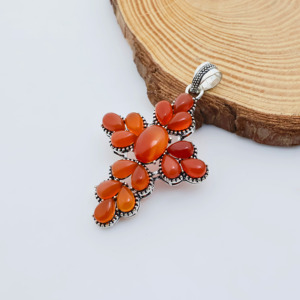 Pendentif croix en ambre plaqué argent – Collier religieux avec pierre précieuse orange – Bijoux de style vintage - Product Image 2