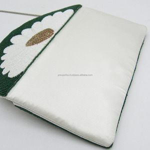 กระเป๋าคลัทช์ลายดอกเดซี่หลากสีลายปักแฟชั่นแบบพกพาสำหรับงานปาร์ตี้งานแต่งงานกระเป๋าถือประดับลูกปัดสำหรับผู้หญิงและเด็กผู้หญิง - Product Image 4