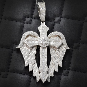 Collar con colgante de cruz de alas de ángel de moissanita, plata brillante, joyería de fe con incrustaciones de circonitas, regalo de lujo estilo hip hop para hombre - Product Image 1