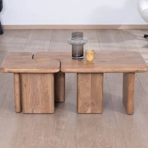 Mesa de centro Vandana Golden Mark en madera de mango Naura con un toque orgánico - Product Image 1