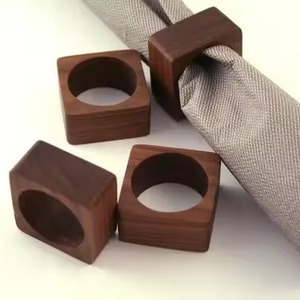 Ensemble d'anneaux de serviette en bois artisanal, accent de table naturel pour mariage, banquet, restaurant, hôtel, célébration, décoration de repas - Product Image 2