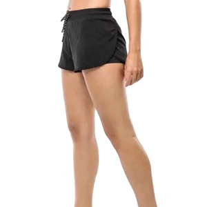 Servicio OEM, Pantalones Cortos Casuales de Verano para Mujer, con Pliegues Delanteros Elegantes, Estilo Urbano Sofisticado, Acabado Suave y Entallado - Product Image 6