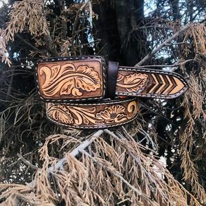 Cinturones Western personalizables en tamaño y color para hombre, cinturón elegante hecho a mano, cinturones de cuero de grano completo con acabado artesanal para hombre. - Product Image 1