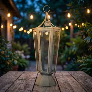 Farol Metálico Cónico Blanco con Paneles de Vidrio, Portavelas Duradero para Exteriores, Decoración del Hogar - Product Image 4