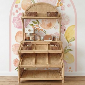 Los niños juegan a ser vendedores en un puesto de supermercado de mimbre tejido a mano. - Product Image 4