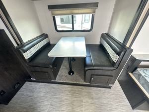 Usado, 2020, F-o-r-e-s-t R-i-v-e-r Surveyor 19BHLE - Product Image 5