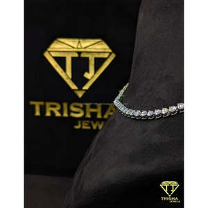 สร้อยคอเทนนิสเพชรทรงหัวใจแบบสั่งทำพิเศษ เพชร VVS ที่เพาะเลี้ยงในห้องปฏิบัติการ ตัวเรือนเงินแท้ 925 เครื่องประดับฮิปฮอป โดย Trisha Jewels - Product Image 3