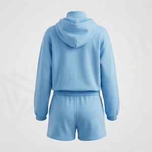 Ensemble 2 pièces pour femme : sweat à capuche et short en polaire bleu clair, coupe décontractée, longueur au-dessus du genou, couleur unie, avec poche, collection Printemps - Product Image 2