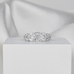 Elegante Anillo de Boda de Diamantes de Laboratorio de 2 Quilates, Corte Princesa y Marquesa, Oro Blanco de 14K, Media Eternidad, Apilable, para Mujer - Product Image 6