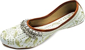 Khussa Traditionnel Blanc Sur Mesure pour Femme, Idéal pour Fêtes, Mariages, Mehndi, Jutti Punjabi avec Imprimé Pierres, Tendance et Respirant - Product Image 4