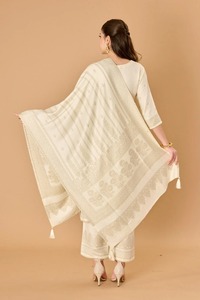 Colección de invierno Dilkash de Safaa de excelente calidad, ropa étnica elegante y cómoda para damas, disponible para la venta. - Product Image 3