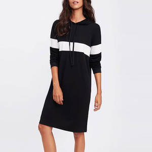 Vestido largo con capucha para mujer, personalizado de fábrica, de algodón polar, corte holgado, hombros caídos, con aberturas laterales - Product Image 1