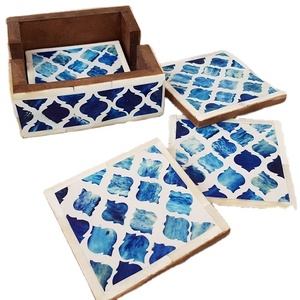 Juego de posavasos de resina ecológico de estilo europeo, almohadillas cuadradas de bambú de madera, soporte para barra, hogar, cocina empaquetada en cartón - Product Image 1