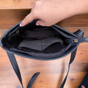 2025 vente en gros mode main en cuir repoussé haute qualité goujons messager polyvalent sacs à bandoulière femmes cheveux sur peau de vache sacs à main - Product Image 6