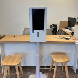 เครื่องวิเคราะห์ร่างกายอัจฉริยะ Bodydot BDF1000 พร้อมระบบ AI ตรวจสอบสุขภาพ โครงอะลูมิเนียมอัลลอยด์ที่ยืดหยุ่น ไม่สามารถพับได้ ติดตามร่างกายแบบเต็มรูปแบบ - Product Image 1