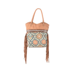 Sac en toile de qualité supérieure avec fourrure de vache et franges en cuir, style bohème, fournisseur indien de premier plan - Product Image 2