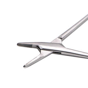 ที่จับเข็มเหล็กคุณภาพสูงระดับมืออาชีพ สำหรับศัลยแพทย์ใช้จับและใส่เข็มเย็บแผลโดย SurgiRight - Product Image 2