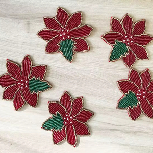 Ensemble de dessous-de-verre ronds faits à la main, modernes, rouges, à fleurs, perlés et durables - Product Image 1