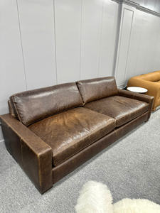 Sofá de 2 Plazas de Estilo Moderno de Mediados de Siglo, Tapizado en Cuero Vacuno Genuino con Líneas Limpias para un Mueble Elegante para la Sala de Estar - Product Image 4