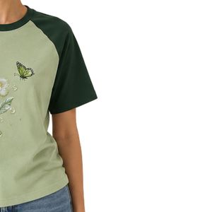 เสื้อยืดแร็กแลนสีเขียวเซจและสีเขียวฟอเรสต์สำหรับผู้หญิง พิมพ์ลายดอกไม้และผีเสื้อ คอกลม แขนสั้น ผ้าฝ้ายลำลอง รับผลิตแบบ OEM ODM ตามสั่ง - Product Image 4