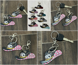 Porte-clés de créateur haut de gamme en cuir de vachette fait main, motif chapeau et cartes à jouer, style western poker, breloque de sac, cadeau, vente en gros - Product Image 3