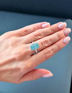 Bague de fiançailles en diamant bleu taille radiant sertie à griffes, plaqué rhodium, ajustable, tendance, cadeau pour femme pour mariage, anniversaire ou fête - Product Image 1