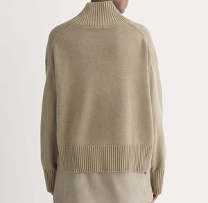 Pull en coton biologique durable à col rond respirant pour femme, hauts en tricot doux écologiques, style minimaliste - Product Image 3