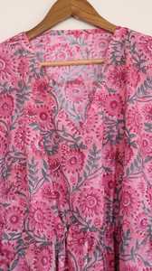 Robe kaftan en coton rose à imprimé indien, avec cordon de serrage réglable - Product Image 3