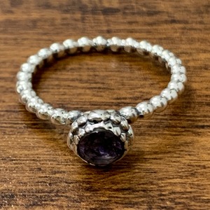 Anillo de Amatista Fina de 3.2 Gramos de Peso - Product Image 1