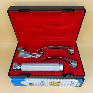 ชุดเครื่องมือตรวจกล่องเสียงแบบไฟเบอร์ออปติก Lapa Laryngoscope Standard Macintosh 3 ใบมีด 1-2-3 สำหรับผู้ใหญ่ พร้อมด้ามจับมาตรฐาน บรรจุในกล่องพลาสติกใส คุณภาพมาตรฐาน CE Class I - Product Image 1