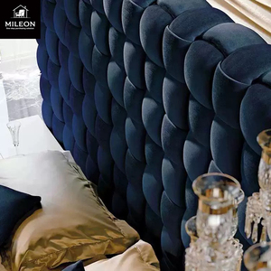 Ultimo Design di <span class=keywords><strong>Letto</strong></span> <span class=keywords><strong>Matrimoniale</strong></span> in Velluto Blu con <span class=keywords><strong>Testiera</strong></span> Imbottita, Struttura in Legno, Forma Unica e Bottoni Trapuntati - Product Image 3