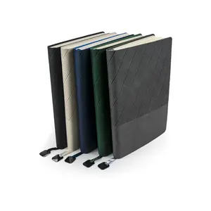 Cuadernos Minimalistas Tamaño A5 con Cubierta de PU y PVC Suave, con Marcador Metálico Portátil, Estilo Diario - Product Image 1