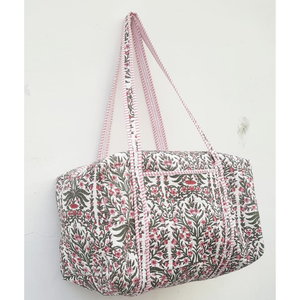 Bolsa de Viaje de Algodón con Estampado Floral Hecho a Mano en Jaipur, Bolsa de Fin de Semana de Gran Capacidad, Bolsa de Viaje Sostenible para Mujer con Cierre de Cremallera - Product Image 1