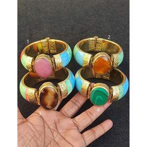 Brazaletes de Hueso y Latón con Diseño de Ágata Natural, Artesanía con Piedras Semipreciosas - Product Image 2