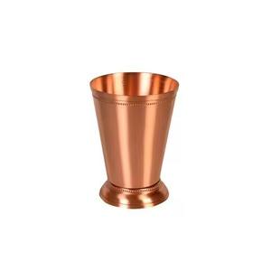 Petit gobelet en cuivre avec bande centrale martelée, corps arrondi, base étroite, bordure perlée décorative, tasse à boire traditionnelle - Product Image 4