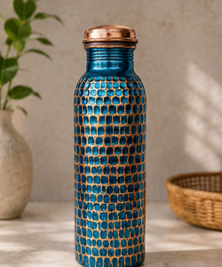 Botella de Agua de Cobre Puro Martillado a Mano con Acabado Texturizado en Cobre Antiguo y Azul, Tapa de Cobre Hermética - Product Image 5