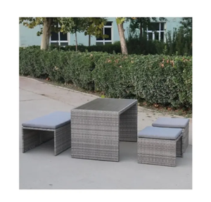 Ensemble de table et de chaises de salle à manger en rotin tressé moderne Jamaica avec protection UV, couleurs personnalisées - Product Image 4