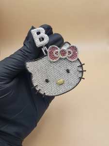 Colgante estilo hip hop de Hello Kitty, colgante de plata 925 con incrustaciones de circonitas, colgante personalizado con inicial para mujer, colgante bicolor. - Product Image 4